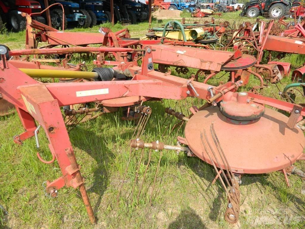 Stoll UM 400 Okretači i sakupljači sena