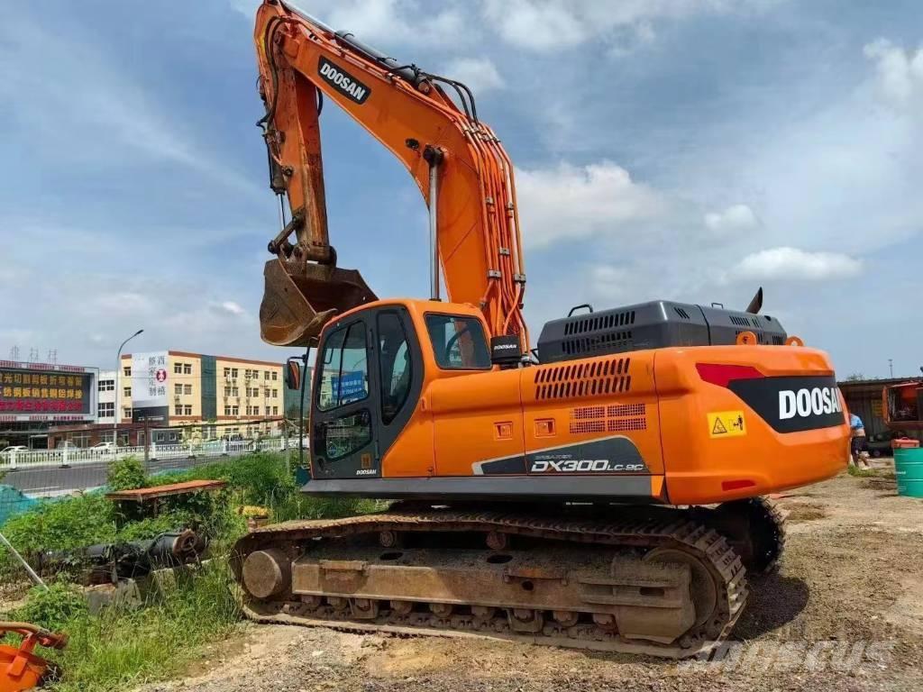Doosan DX 300 LC Bageri guseničari