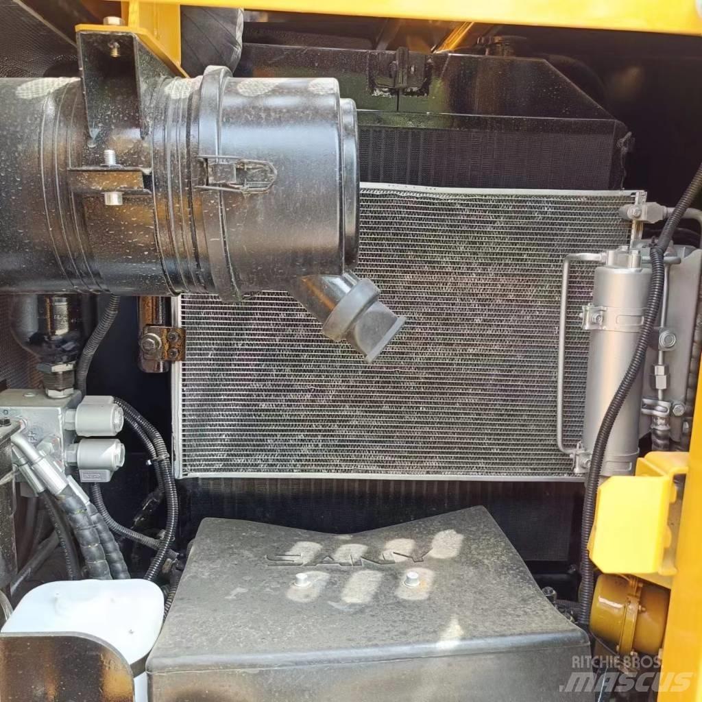 Sany SY 75 Bageri guseničari