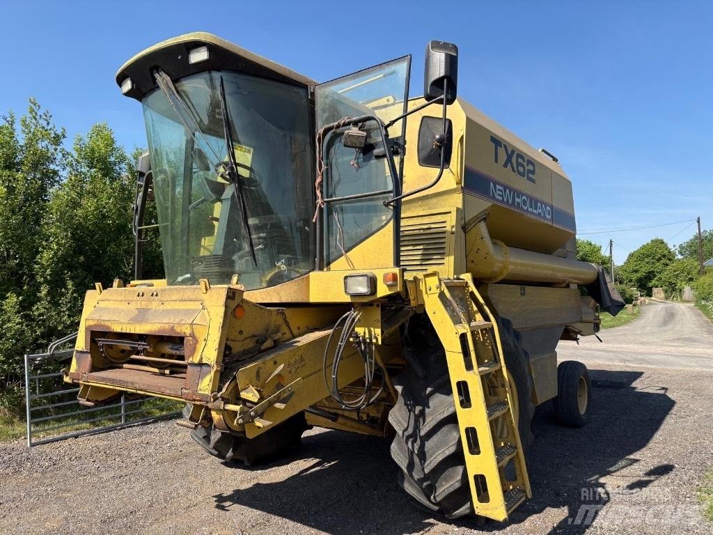 New Holland TX 62 Kombajni