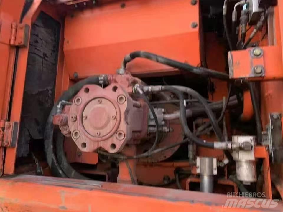 Doosan DH 210 W Bageri točkaši