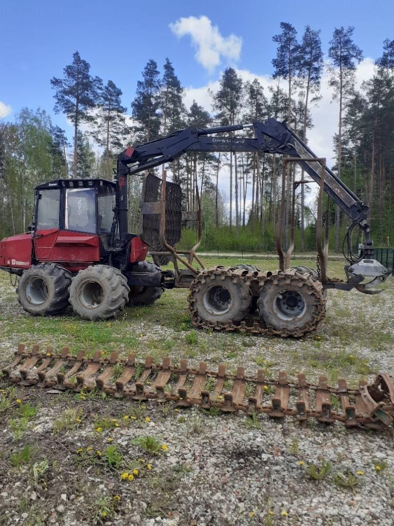 Valmet 820 Forvarderi