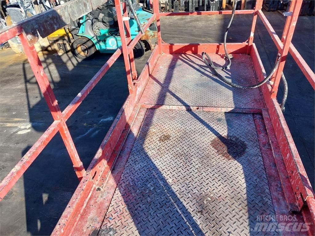 Haulotte C12DX Makazaste platforme
