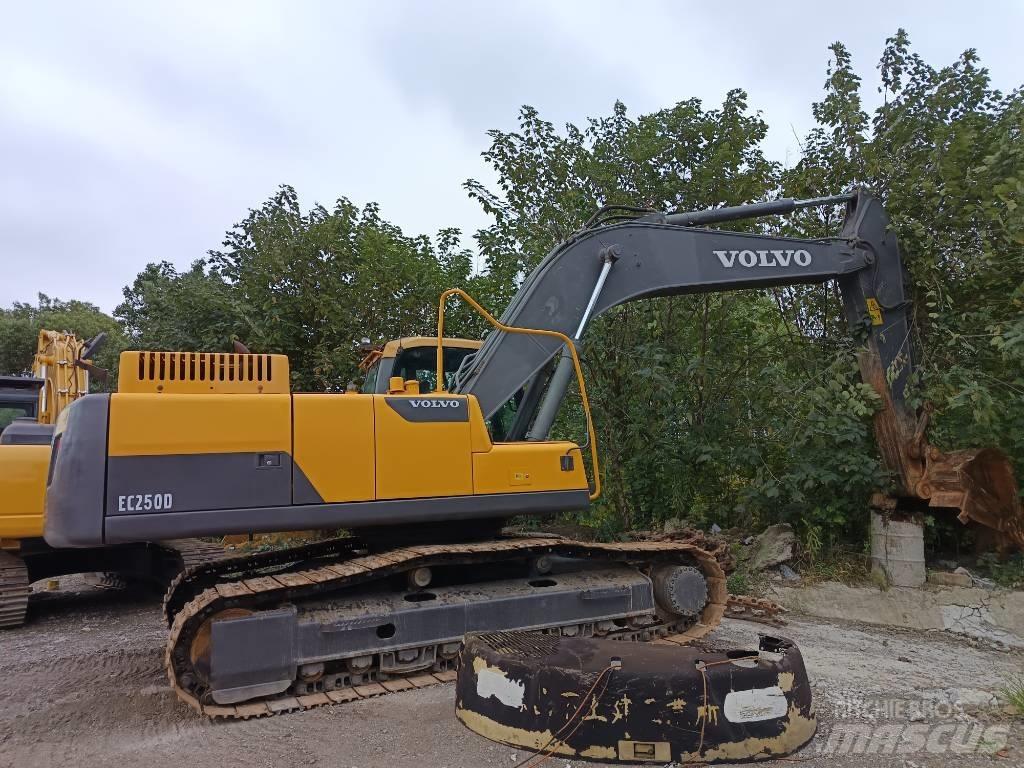 Volvo EC 250 Bageri guseničari