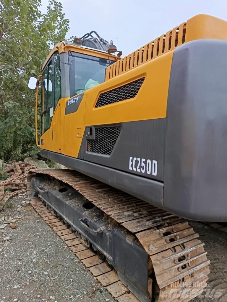 Volvo EC 250 Bageri guseničari