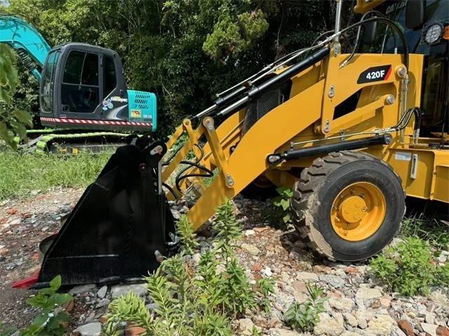 CAT 420 F Rovokopači
