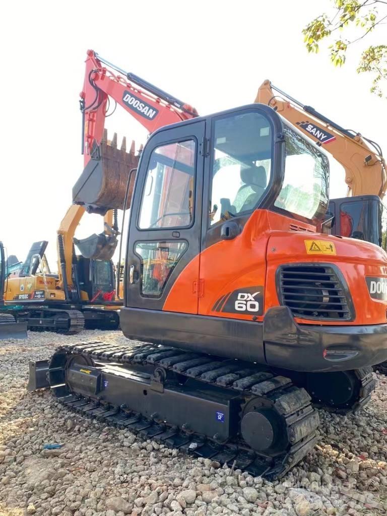 Doosan dx60 Bageri guseničari