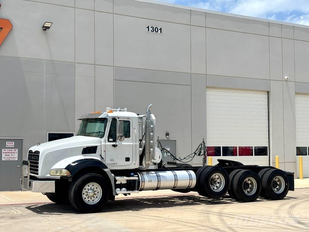 Mack Granite GU 813 Tegljači