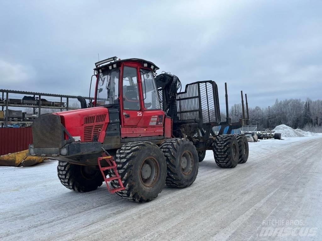 Komatsu 895 Forvarderi