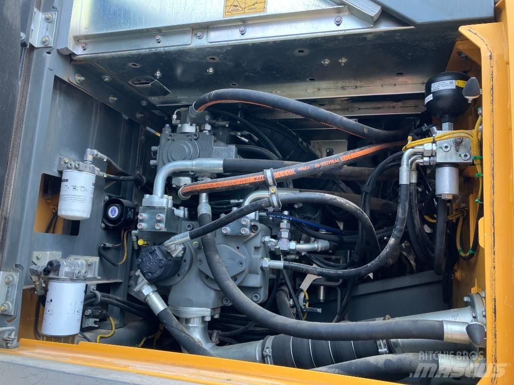 Liebherr R 945 Bageri guseničari