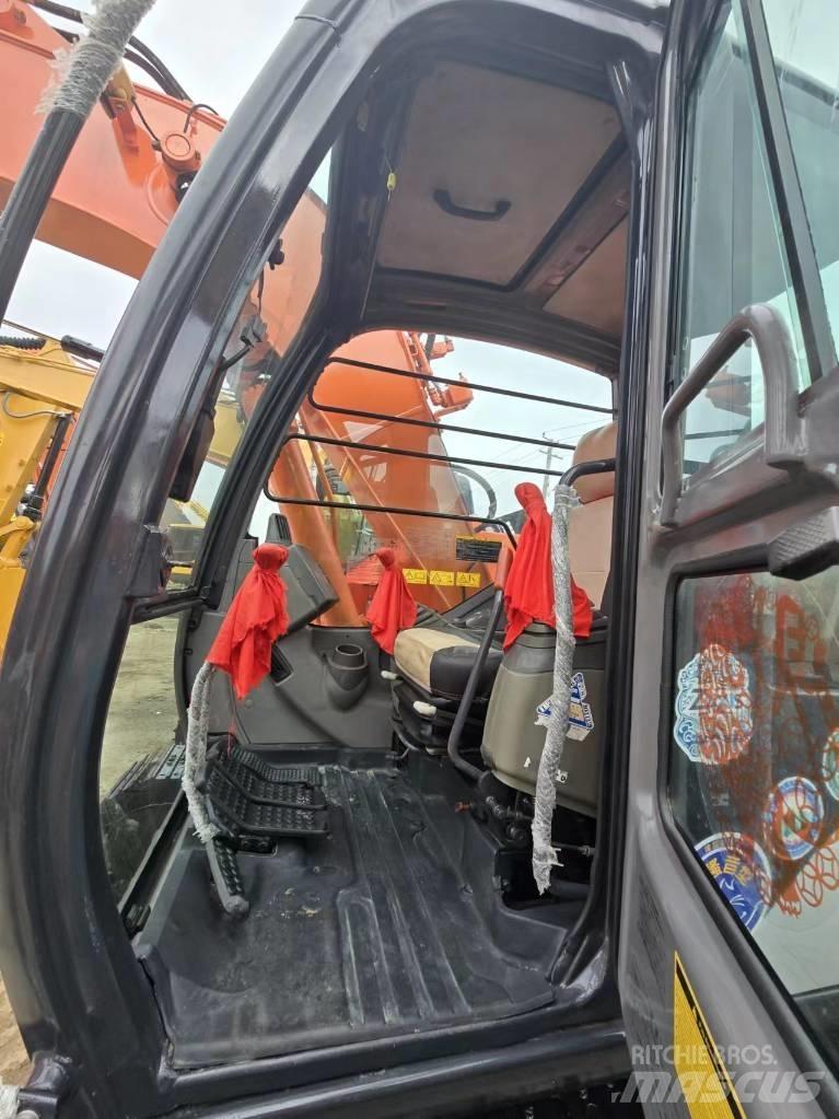 Hitachi ZX 135 US Bageri guseničari
