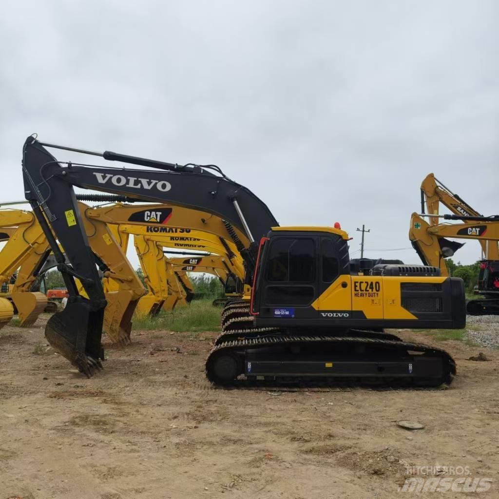 Volvo EC 240 Bageri guseničari