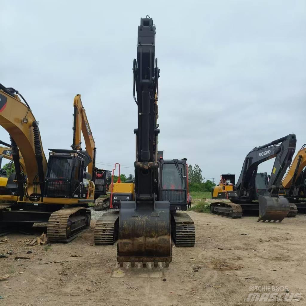 Volvo EC 240 Bageri guseničari