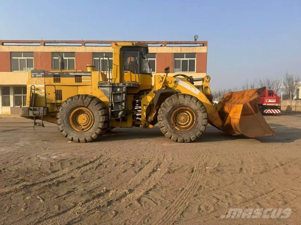 Komatsu WA 600-3 Utovarivači na točkove