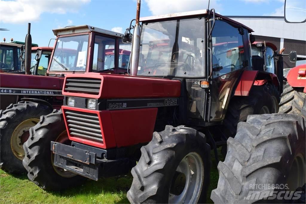Case IH 844 XL Traktori