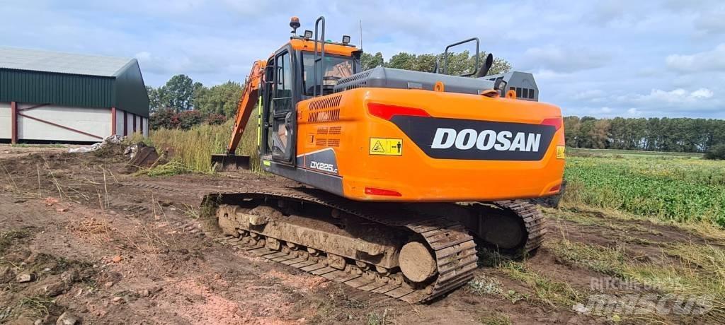 Doosan DX 225 LC-5 Bageri guseničari