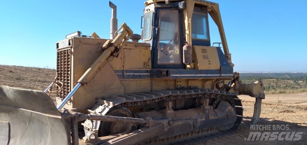 Komatsu D 85 E-21 Buldožeri guseničari