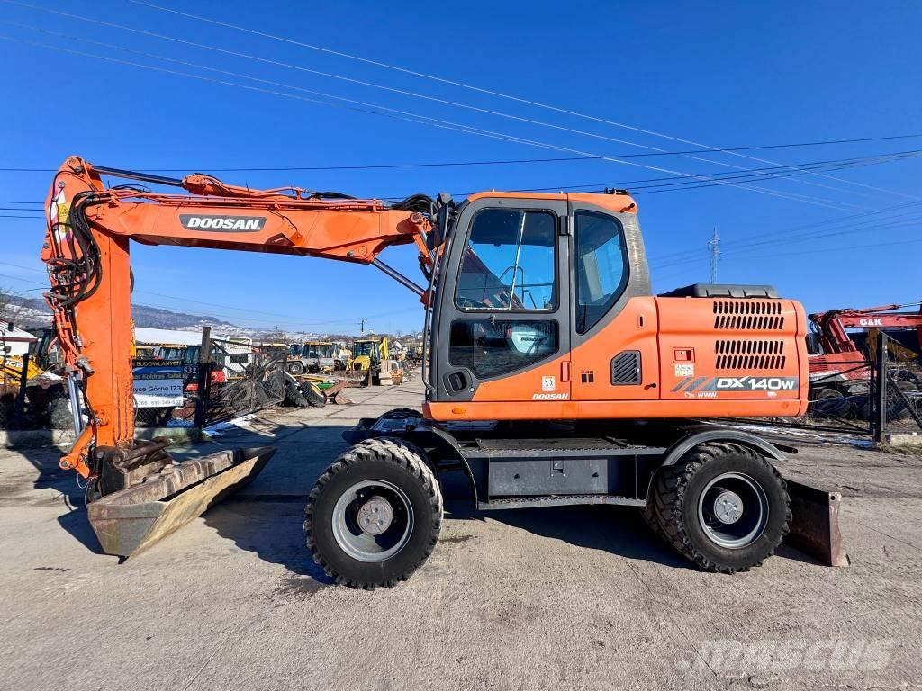 Doosan DX 140 W-3 Bageri točkaši