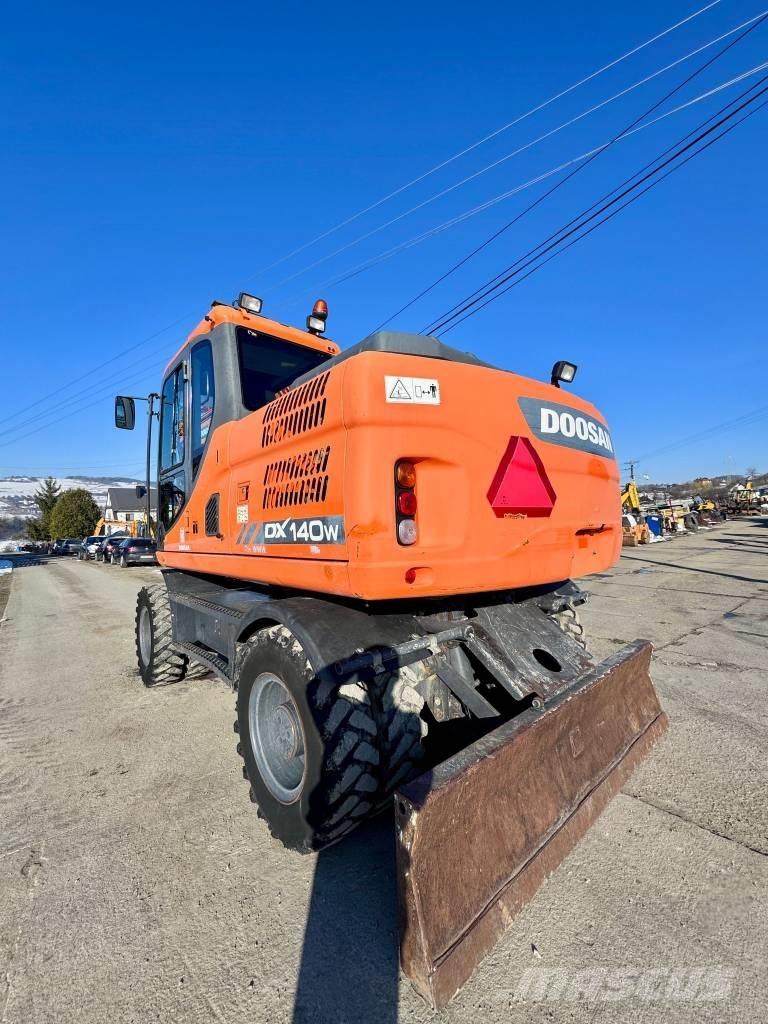 Doosan DX 140 W-3 Bageri točkaši