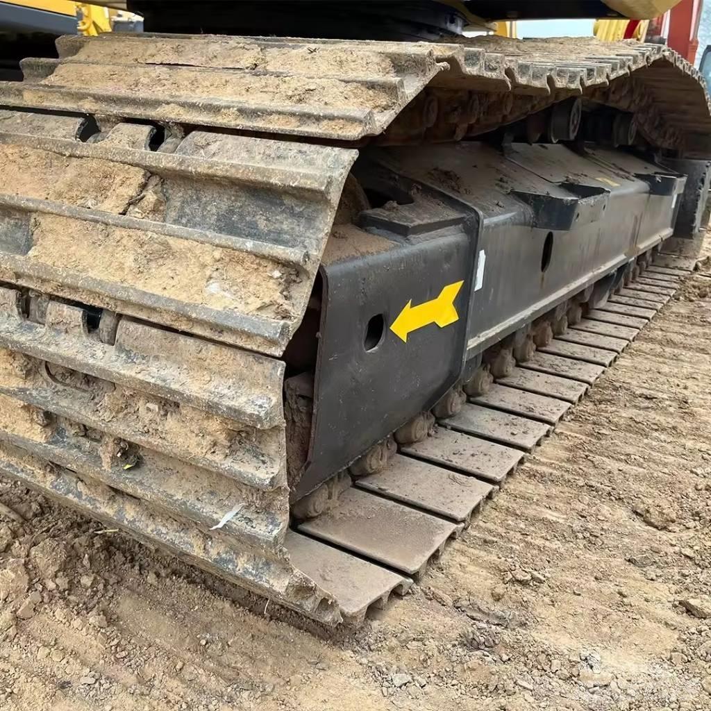 Komatsu PC 220 Bageri guseničari