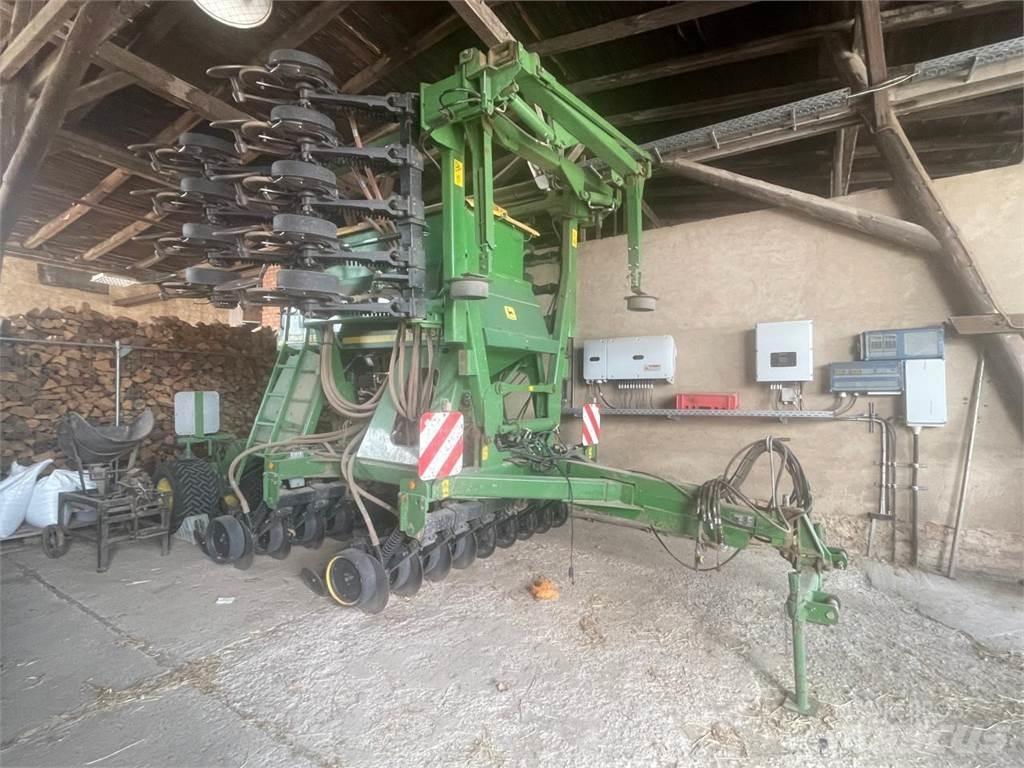 John Deere 750 A Sejačice