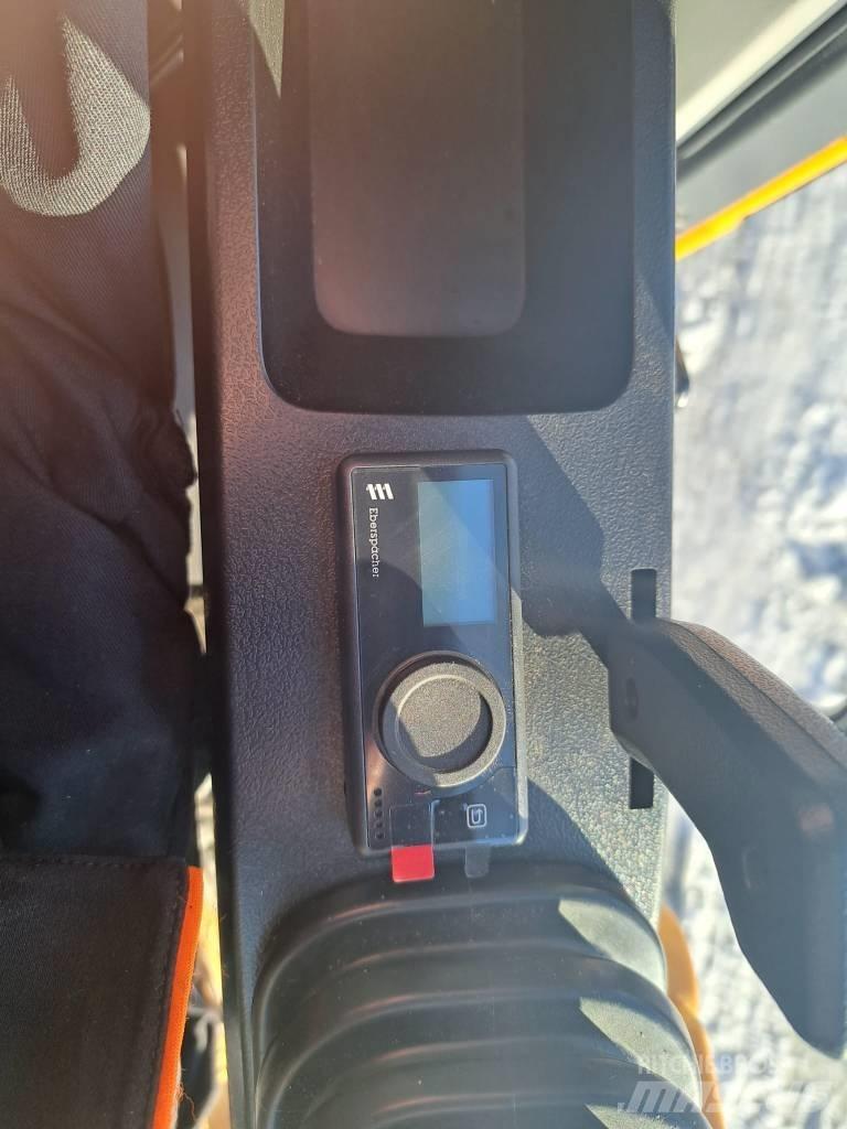 LiuGong 915 F CRD Bageri guseničari