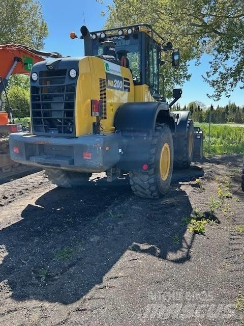 Komatsu WA200-8 Utovarivači na točkove