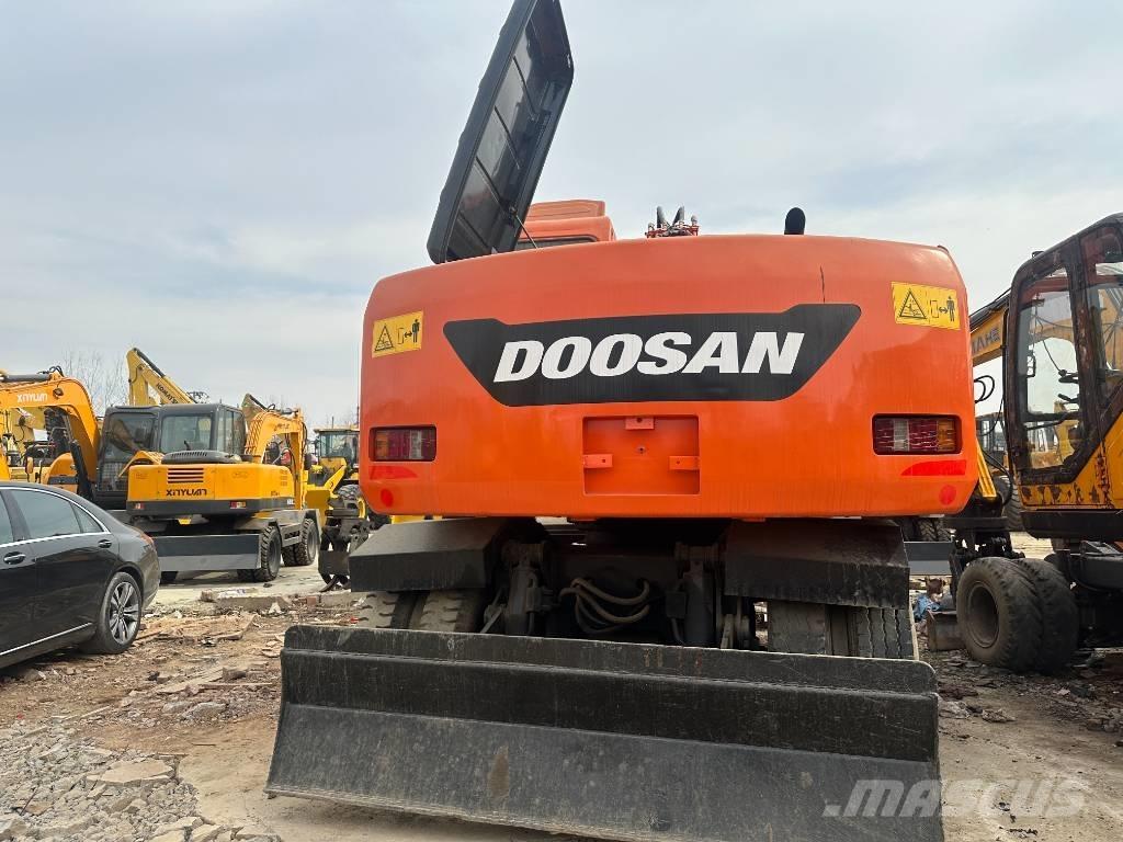 Doosan DX 150W -9 Bageri točkaši