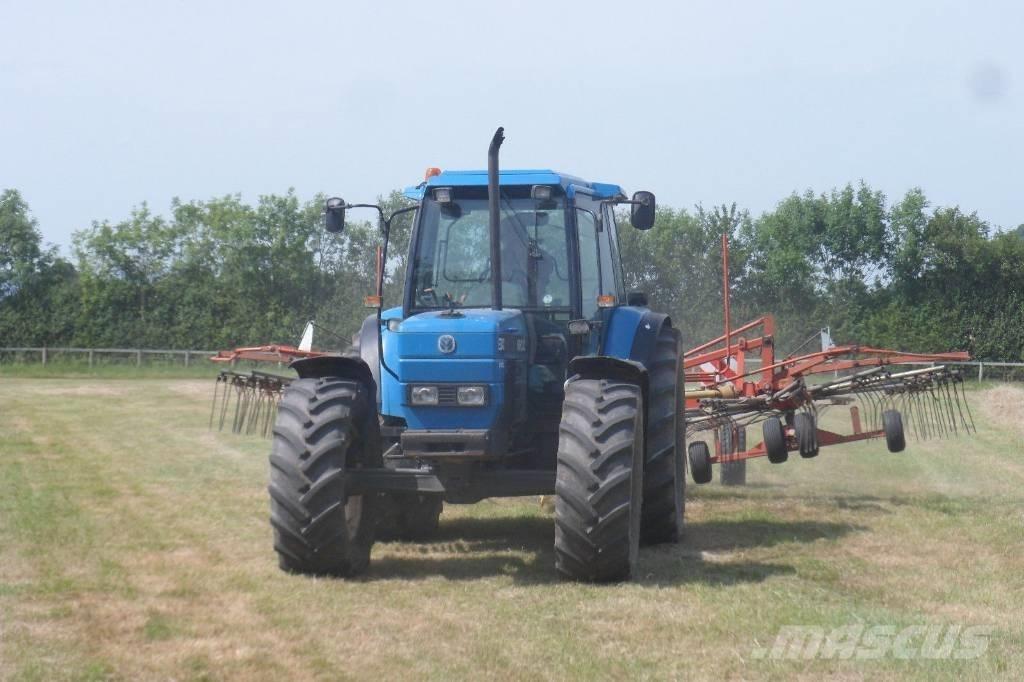 New Holland 8340 Traktori