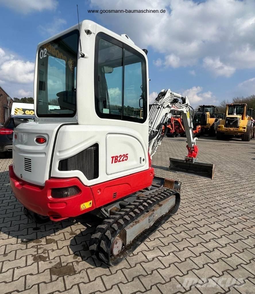 Takeuchi TB 225 Mini bageri < 7t