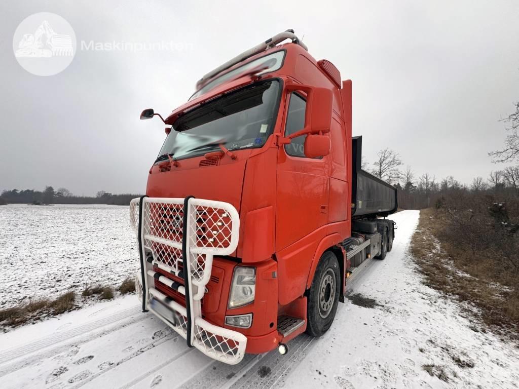 Volvo FH 550 Rol kiper kamioni sa kukom za podizanje tereta