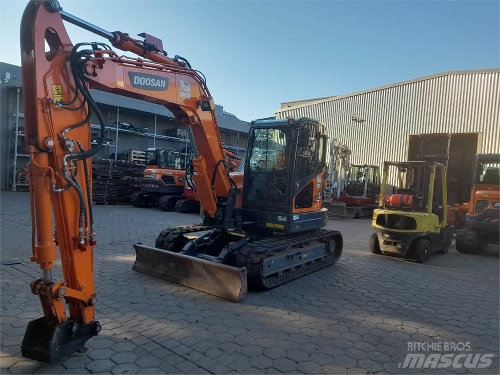 Doosan DX85R-3 Midi bageri 7t – 12t