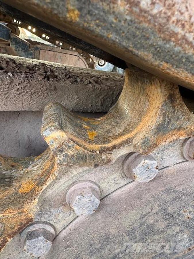 Hitachi ZX650LCH Bageri guseničari