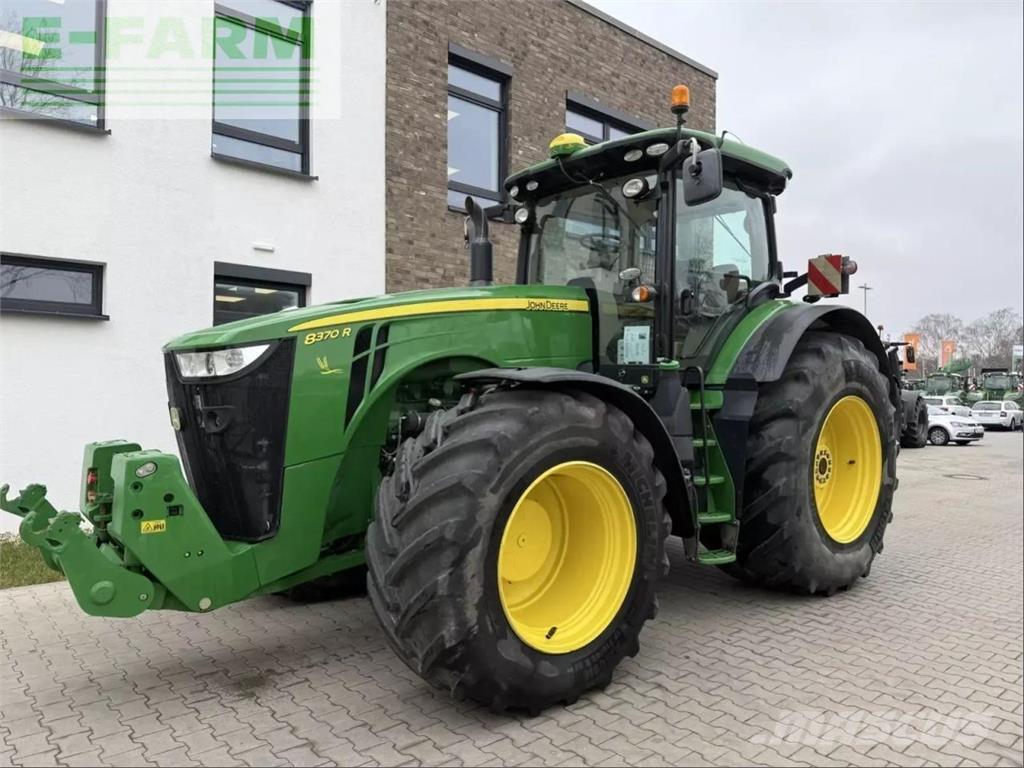 John Deere 8370 r Traktori