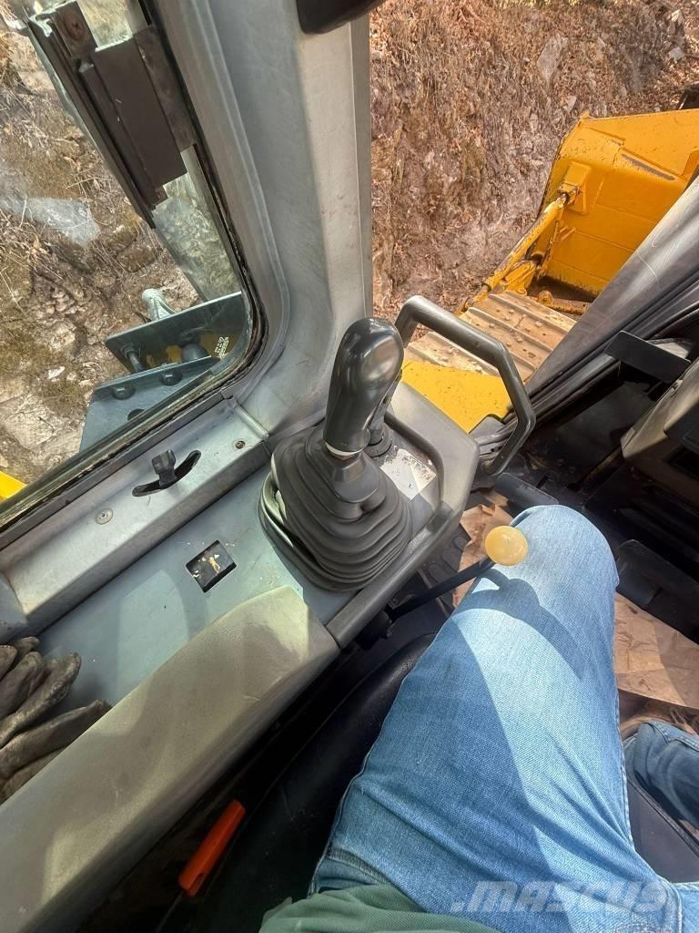 Komatsu D 65 EX 12 Buldožeri guseničari