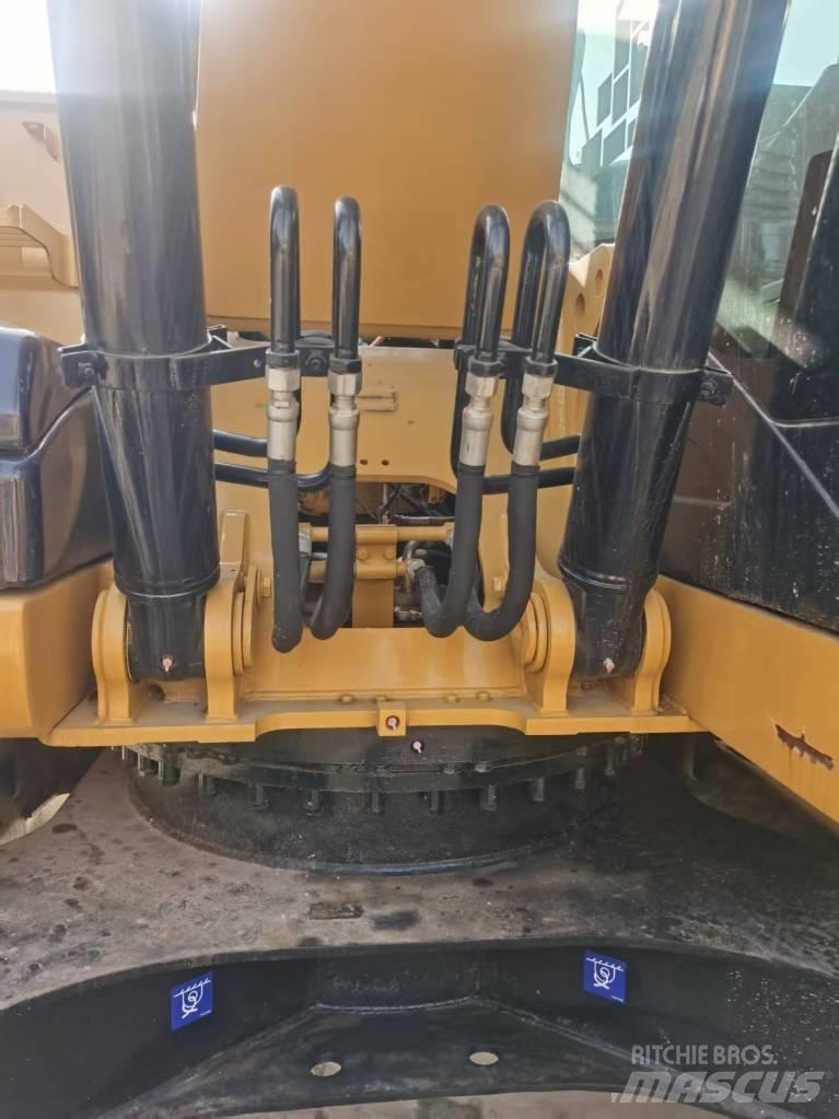 CAT 320d2 Bageri guseničari