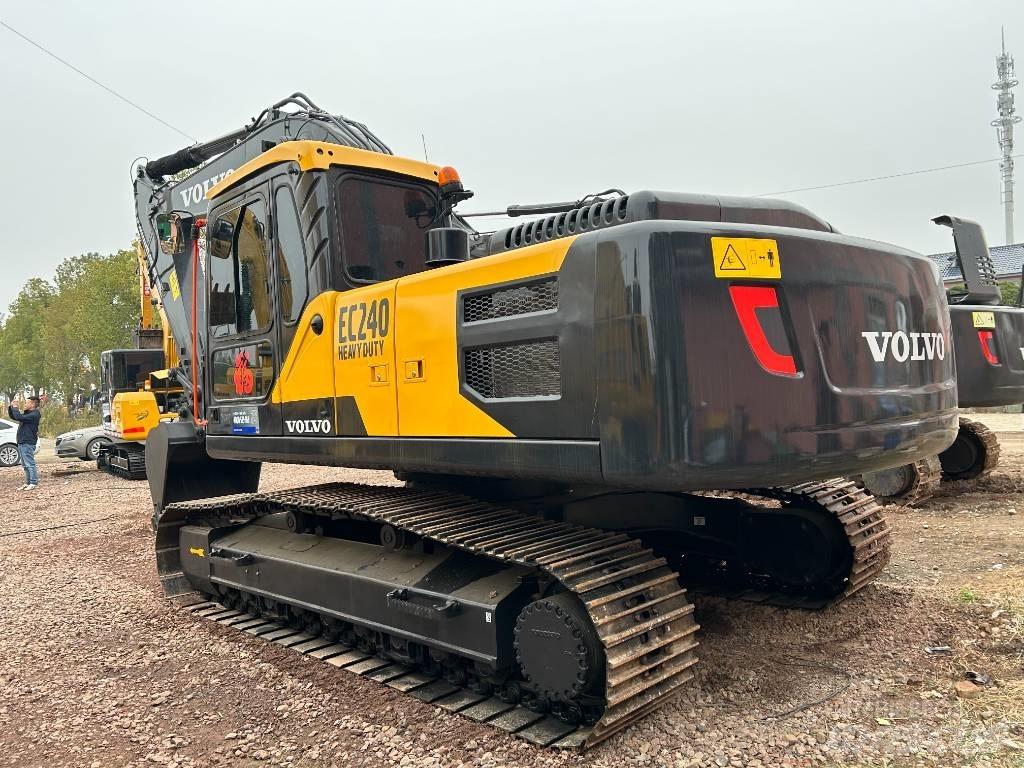 Volvo EC 240 Bageri guseničari