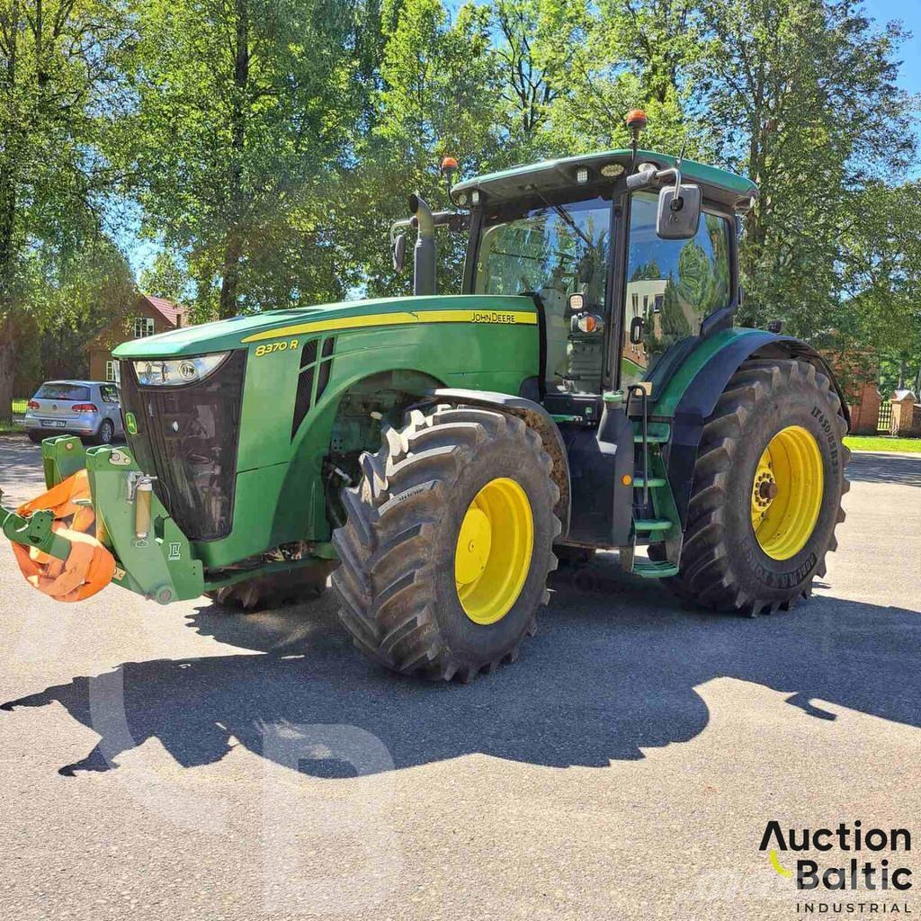 John Deere 8370 R Traktori