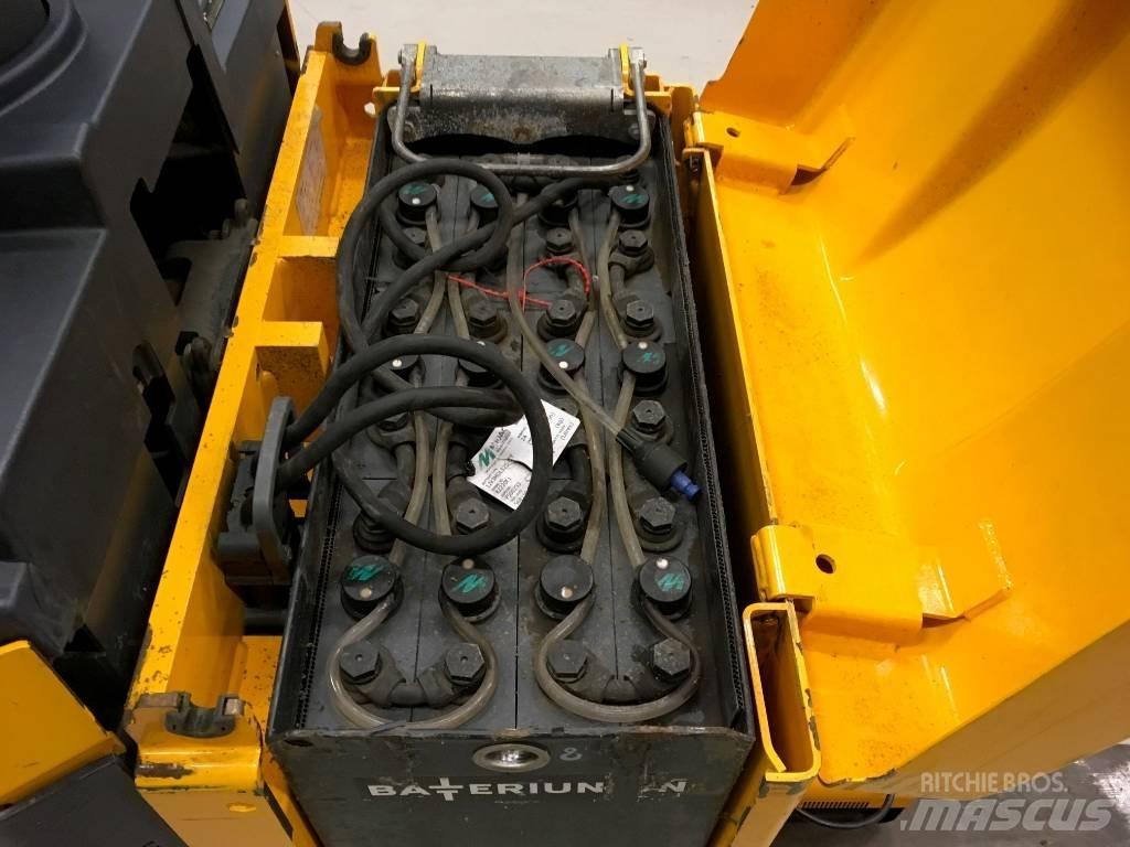 Jungheinrich ERE 225 Nisko podizni električni viljuškar sa stajalištom