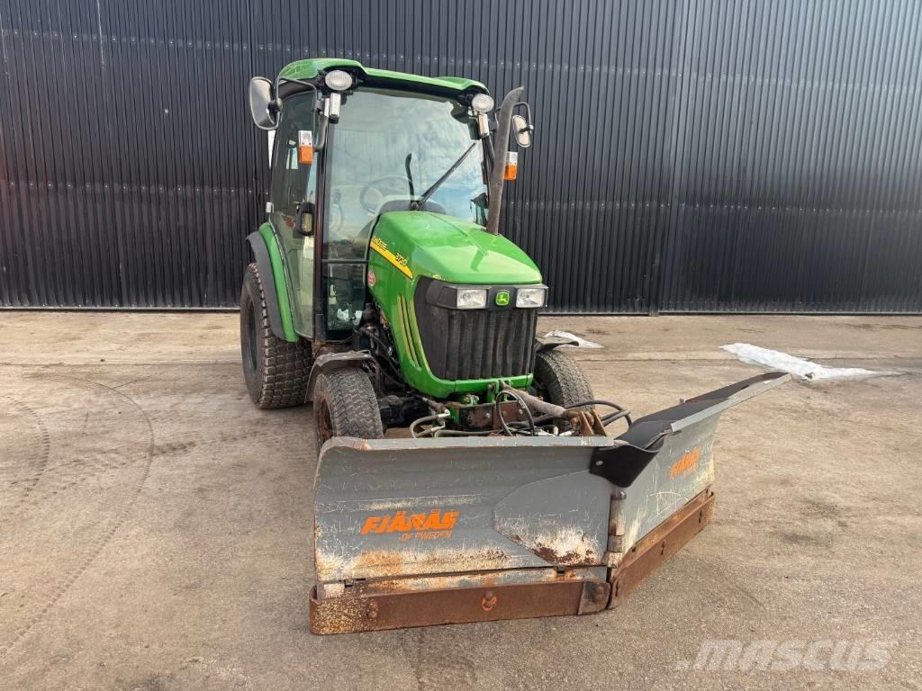 John Deere 3720 Manji traktori