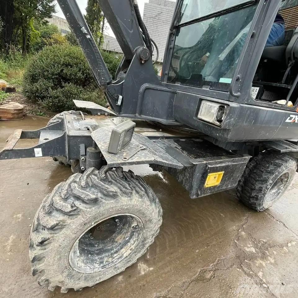 Doosan DX60W Bageri točkaši