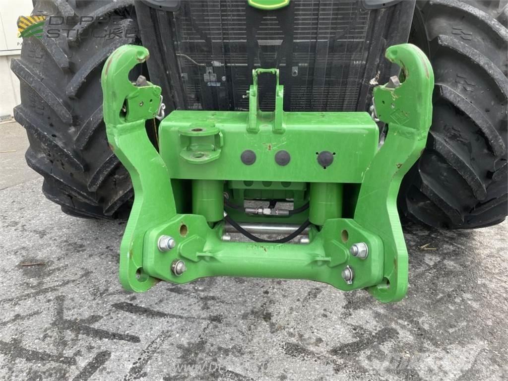 John Deere 8370R Traktori