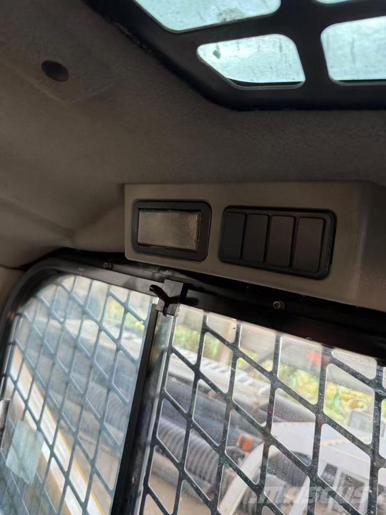 CAT 246 D Skid steer mini utovarivači