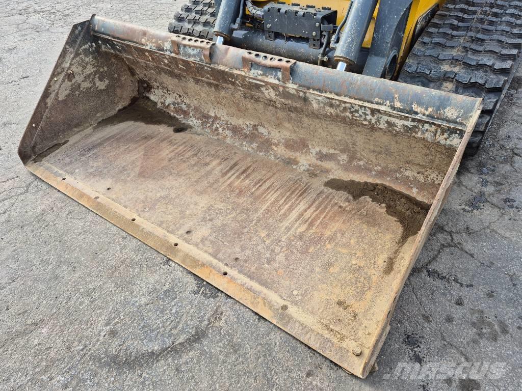 John Deere 331 Skid steer mini utovarivači