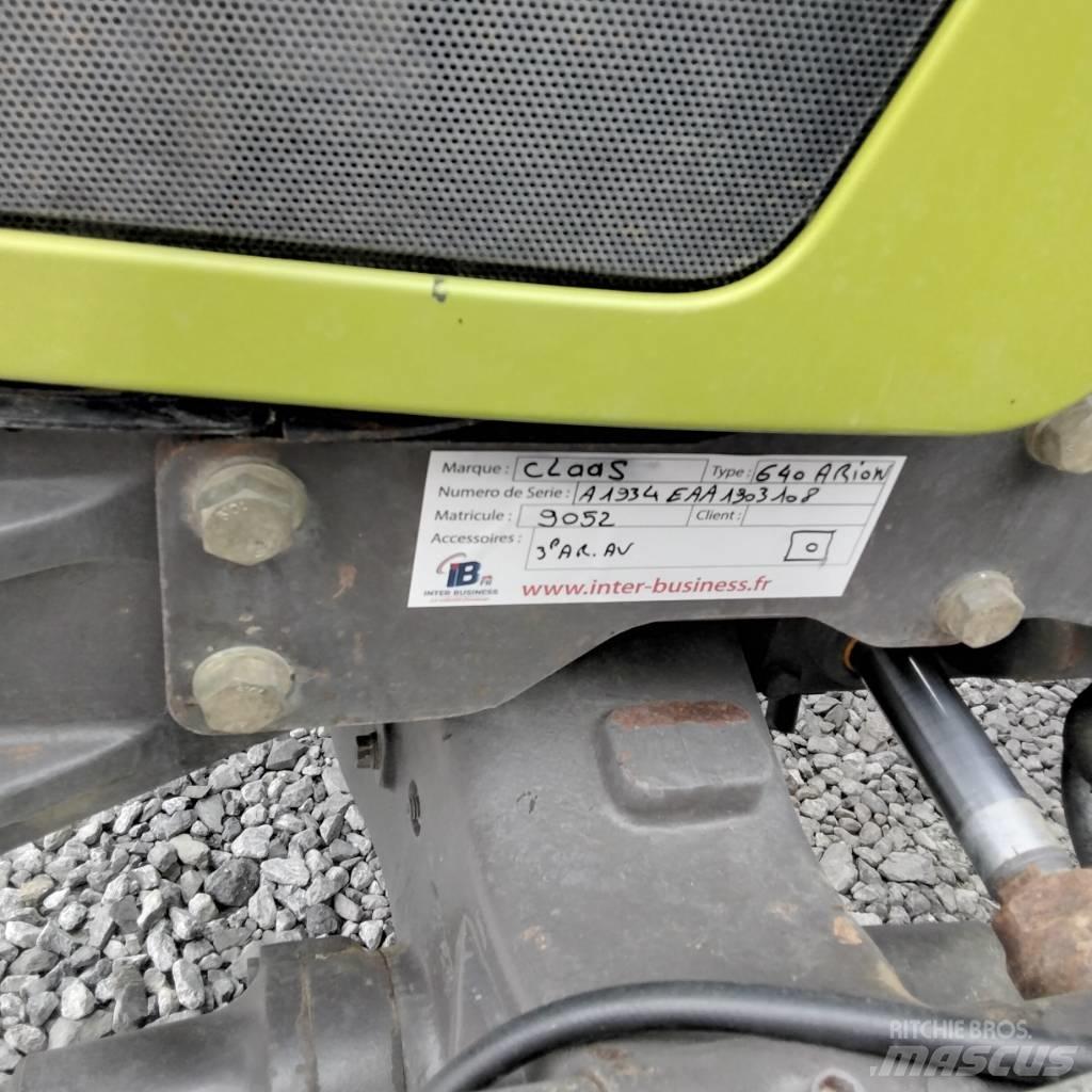 CLAAS Arion 640 Traktori