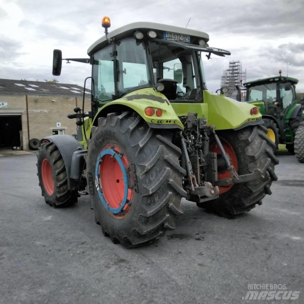 CLAAS Arion 640 Traktori