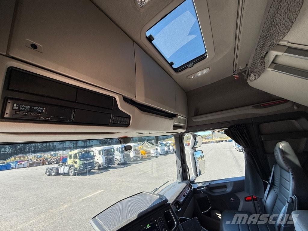Scania R 770 Rol kiper kamioni sa kukom za podizanje tereta
