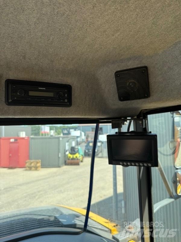 Volvo A 25 G Zglobni damperi