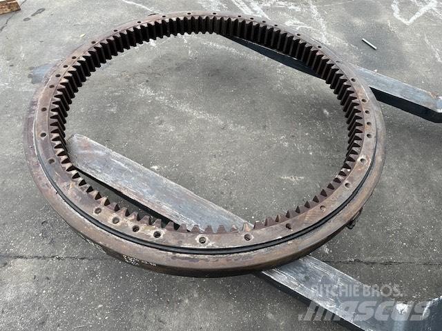 O&K RH 16 Transmisija