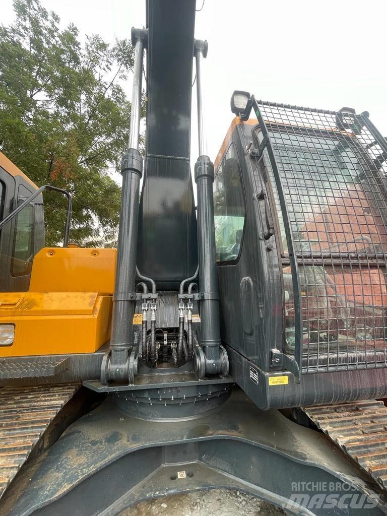Hyundai R210 Bageri guseničari